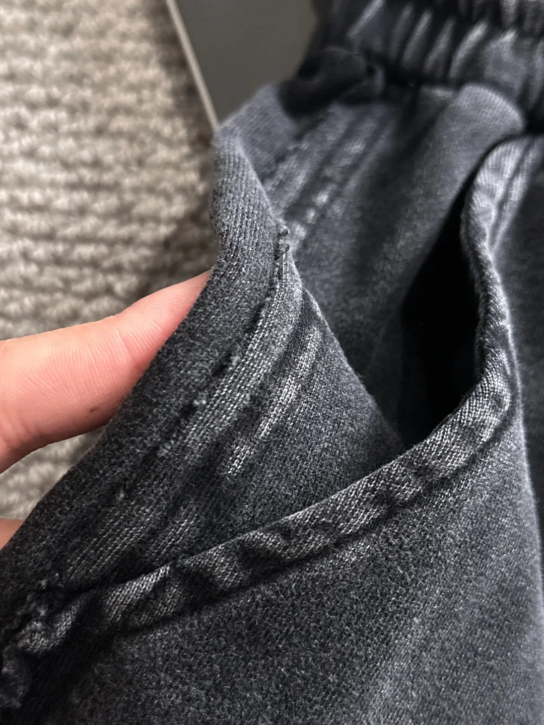 🅿️330 shipped next day, high quality Stone lsland/Stone Island 2025 spring and summer new elastic band casual color-washed loose shorts, two needle stitches at the trouser hem, fine and firm stitching, counter-customized fabrics with high breathability and comfort, impeccable details, brand element design concept, reflecting high quality. It feels delicate and soft! It presents a casual cut and the upper body shape is great! Size: S-XXL